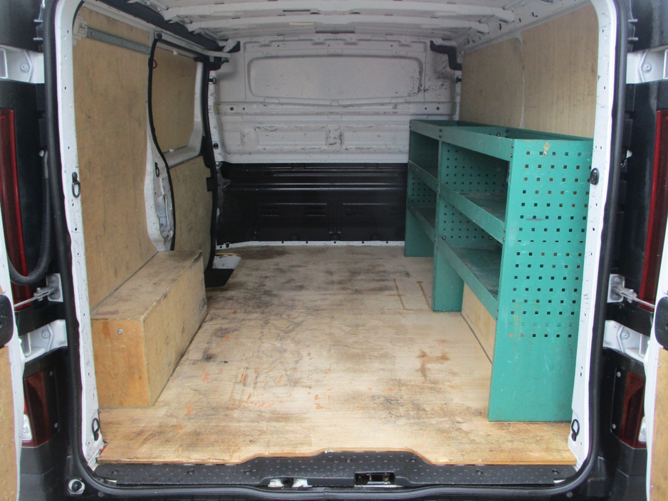 2018 Renault Trafic - image 6