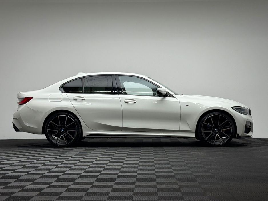 2020 BMW 3 Series 330E M SPORT €27,990
