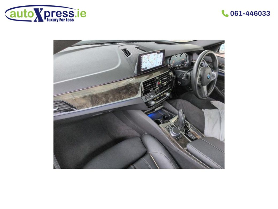 2019 BMW 5 Series - image 2