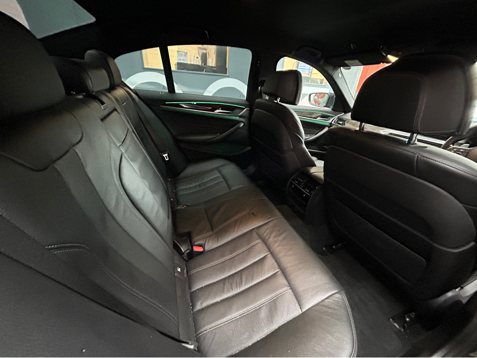 2017 BMW 5 Series - image 2