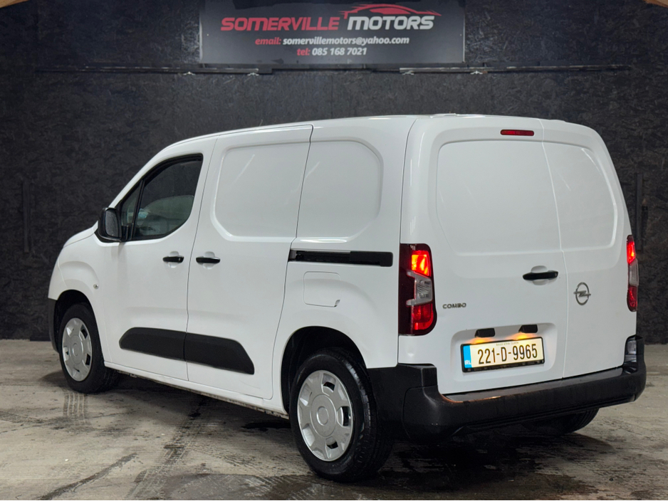 2022 Opel Combo - image 6