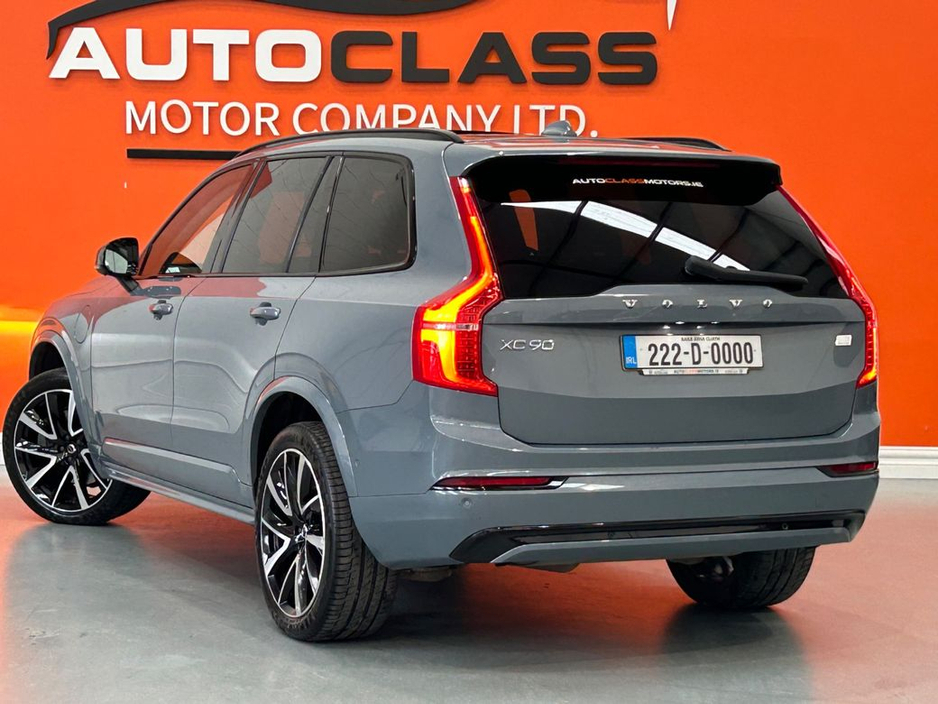 2022 Volvo XC90 - image 21