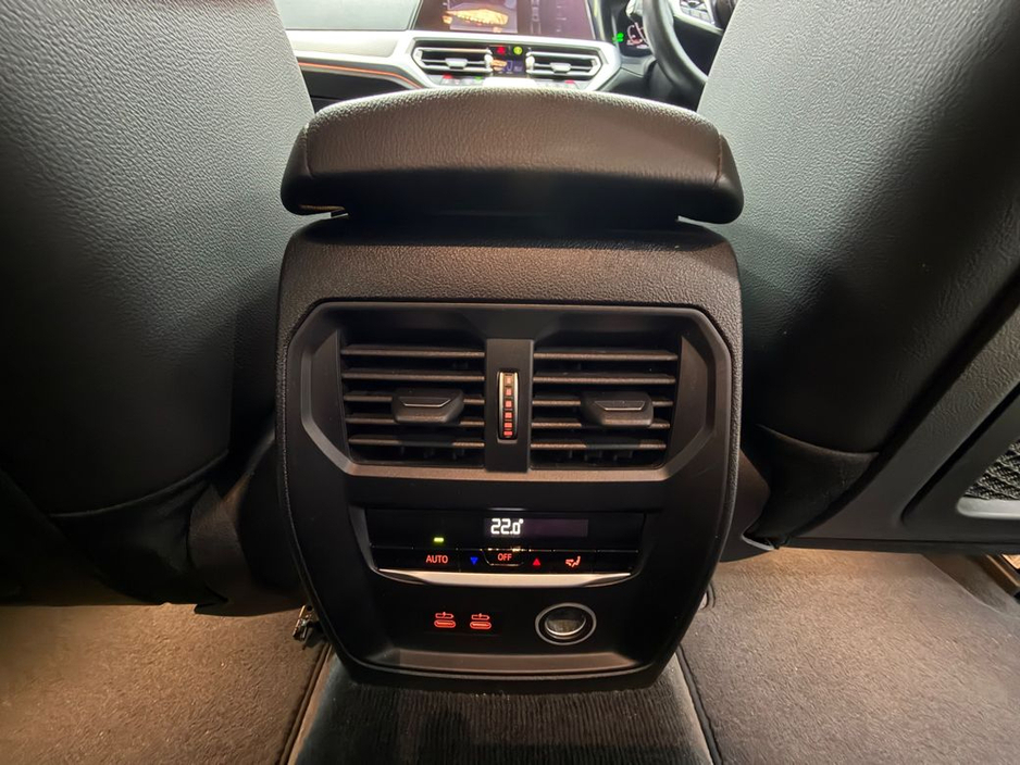 2019 BMW 3 Series - image 34