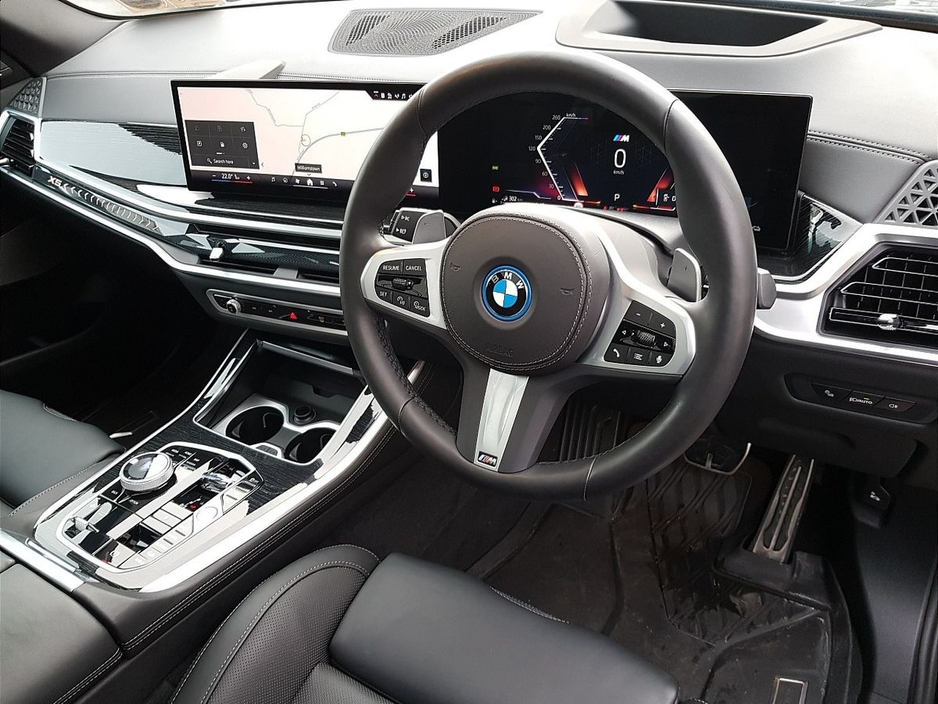 2024 BMW X5 - image 6