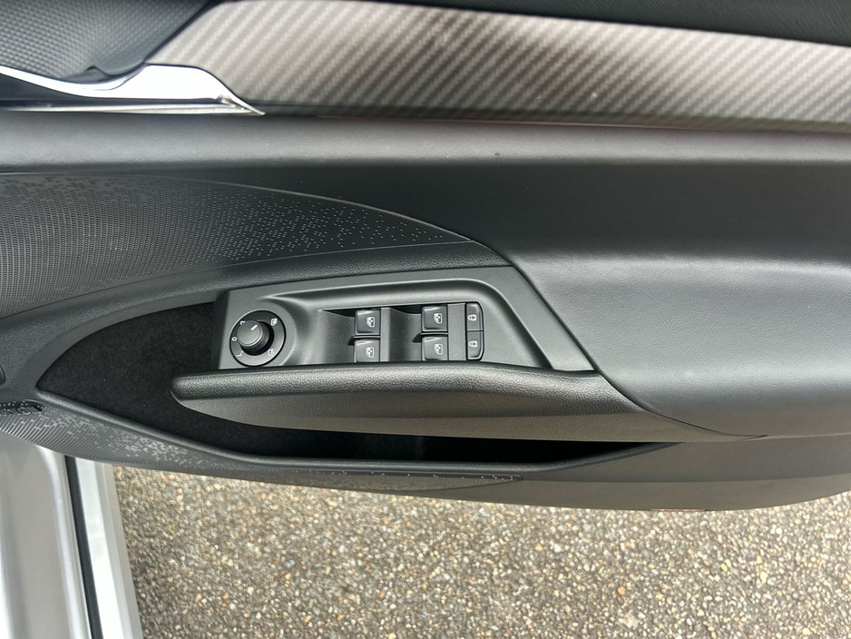 2025 Skoda Enyaq - image 11