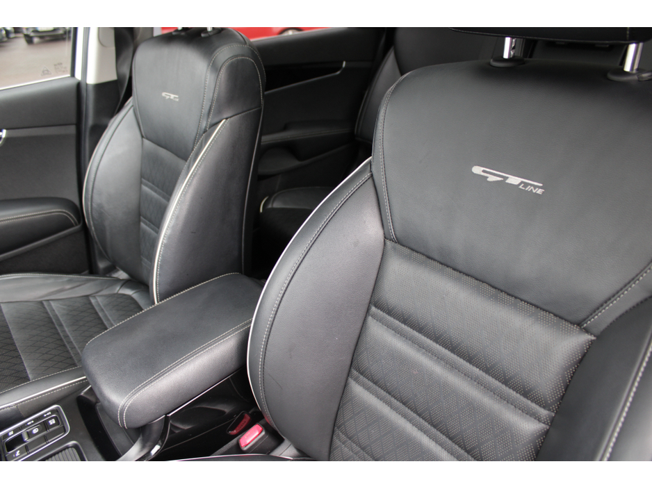 2018 Kia Sorento - image 24