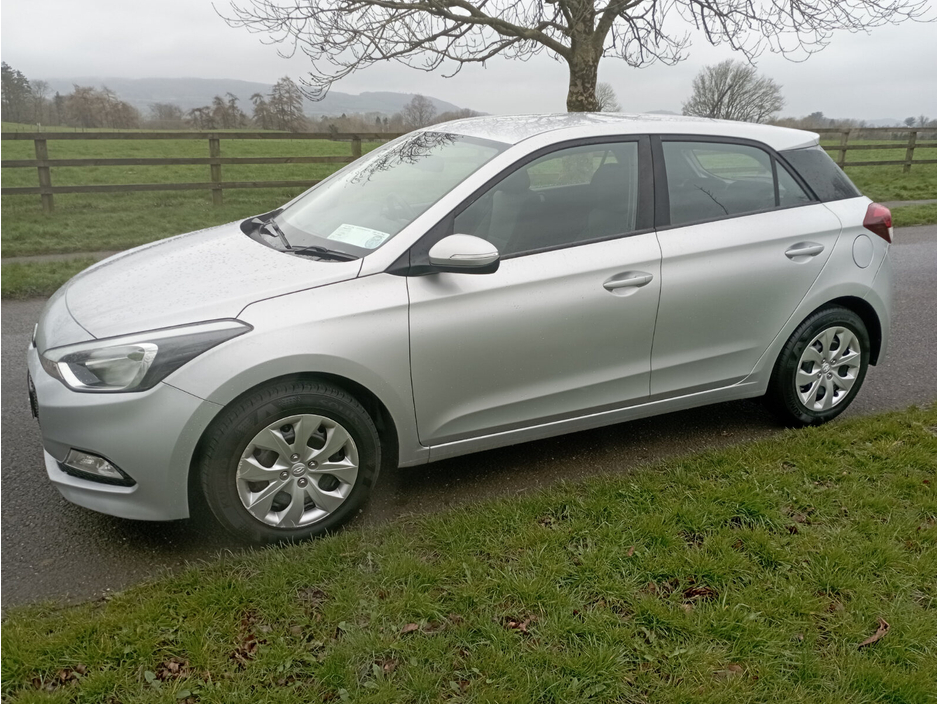 2015 Hyundai i20 - image 9