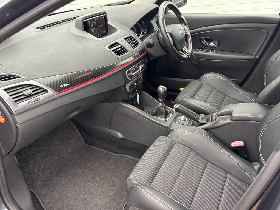 2016 Renault Megane - image 13