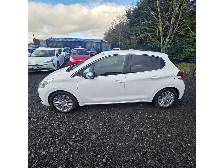 2016 Peugeot 208 1.2 Puretech 110 bhp automatic Allure 5d €9,950