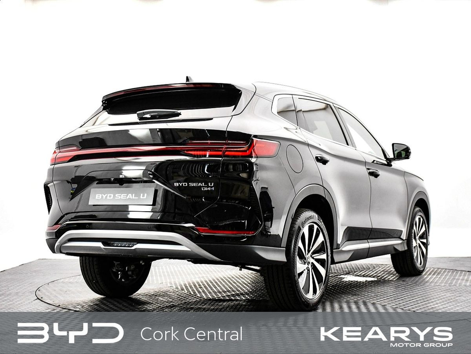 2025 BYD Seal U DM-i BOOST FWD DEMO MODEL €39,990