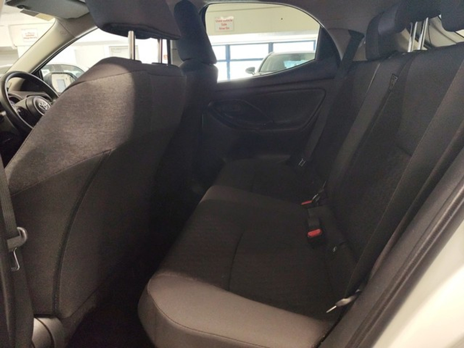 2024 Toyota Yaris - image 7