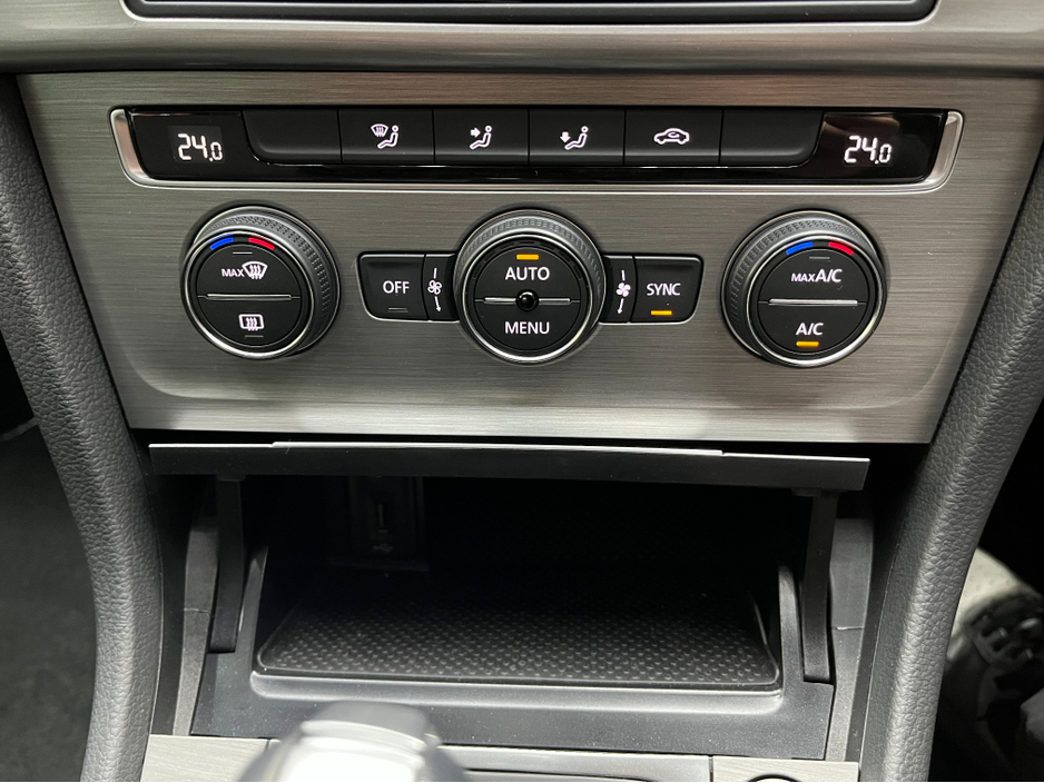 2017 Volkswagen Golf - image 18