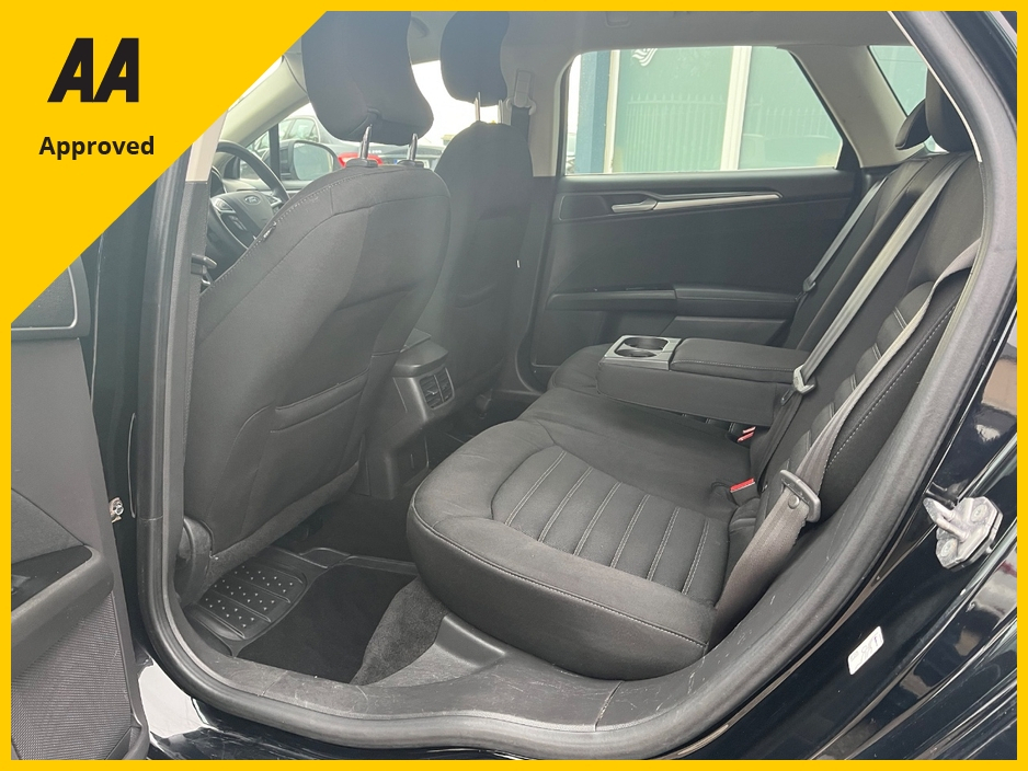 2016 Ford Mondeo - image 12