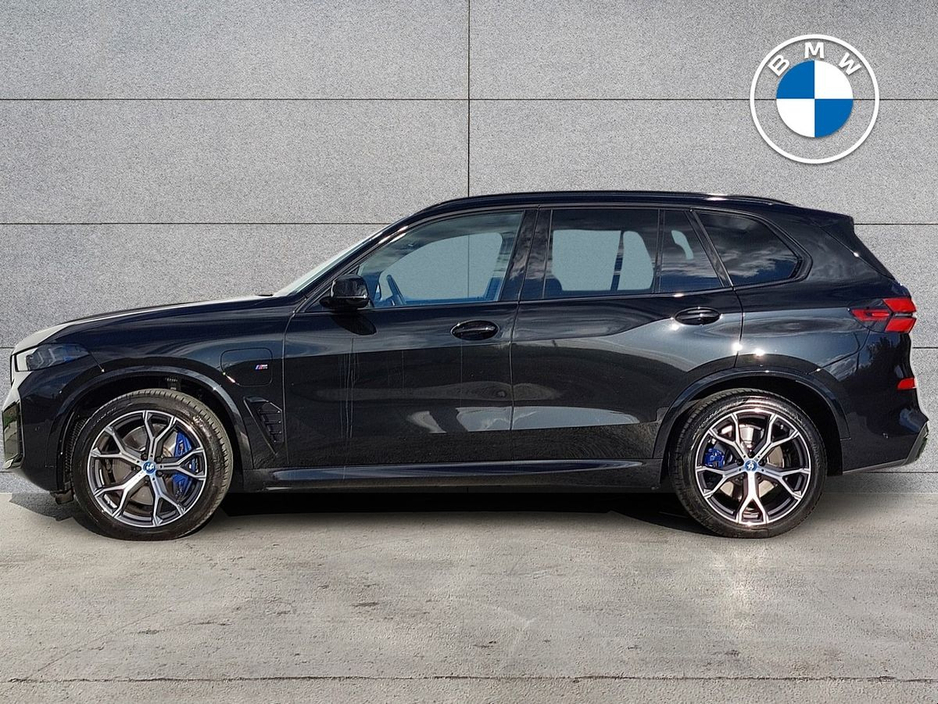 2025 BMW X5 - image 3