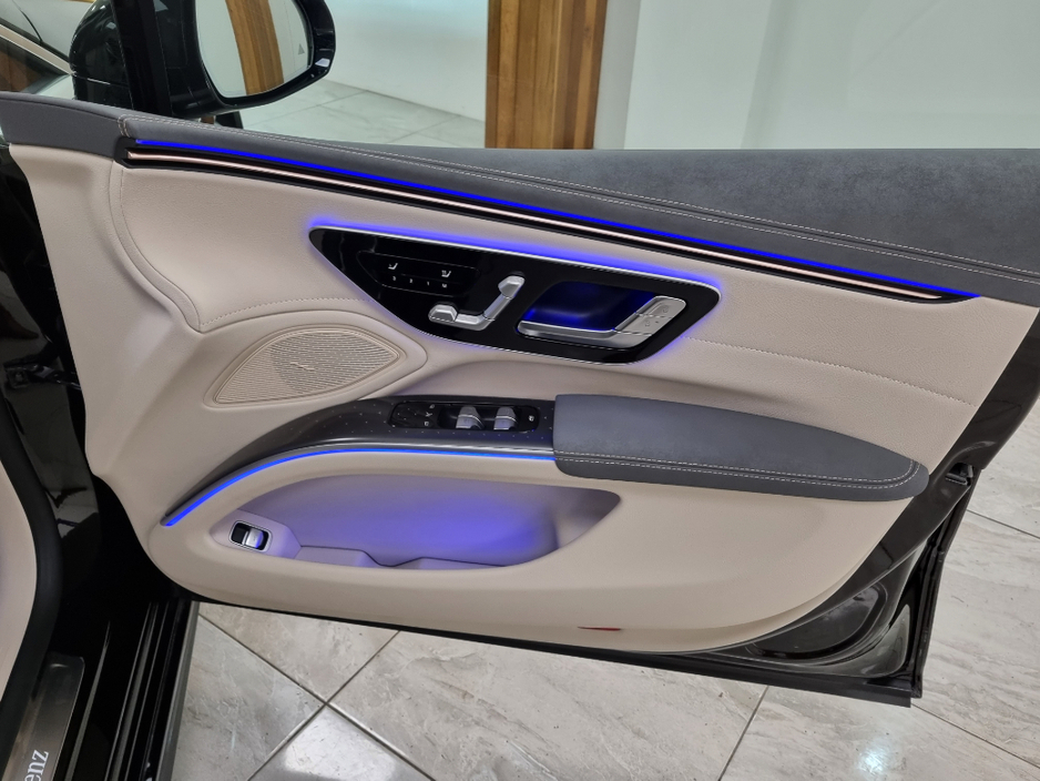 2022 Mercedes-Benz EQS - image 12