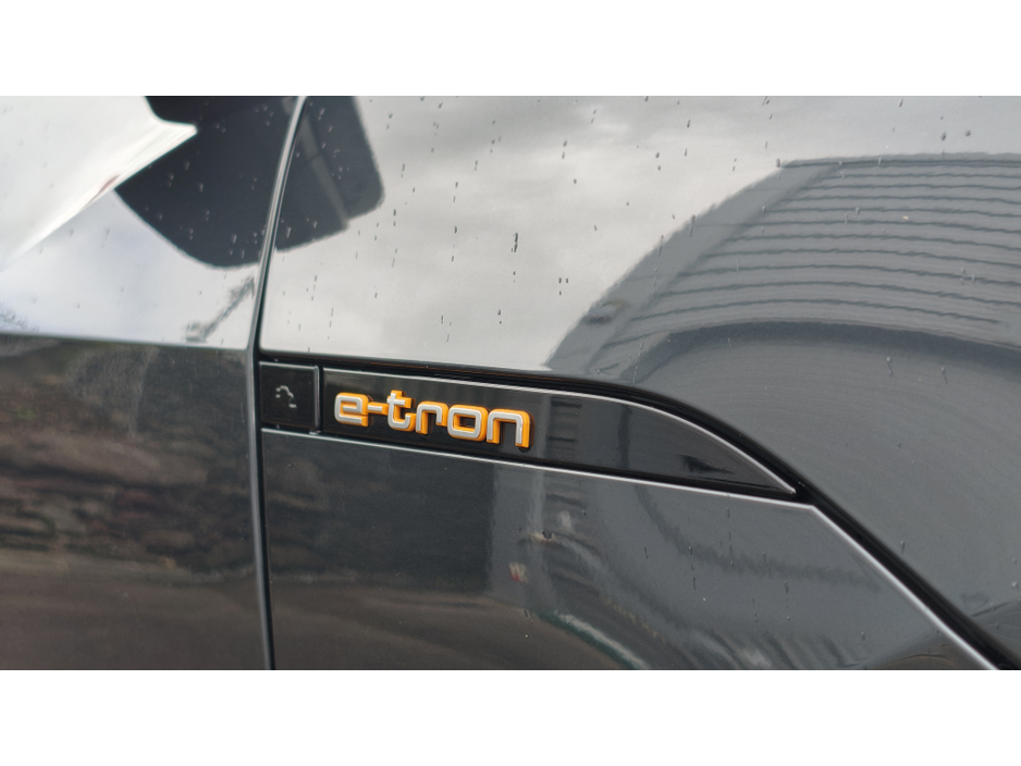 2023 Audi e-tron - image 10