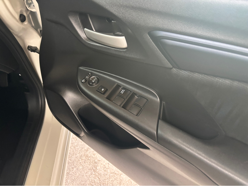 2020 Honda Shuttle - image 10