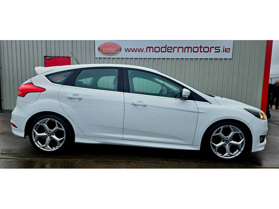 2016 Ford Focus ZETEC S 1.0 ECO 125BHP LOW MILES €9,750