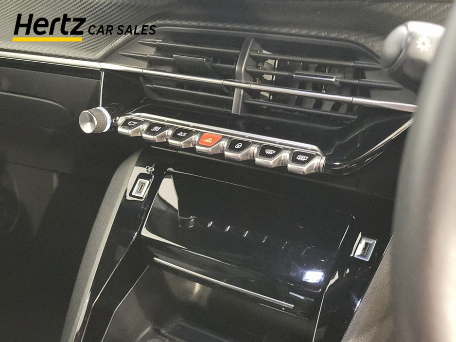2023 Peugeot 2008 - image 21