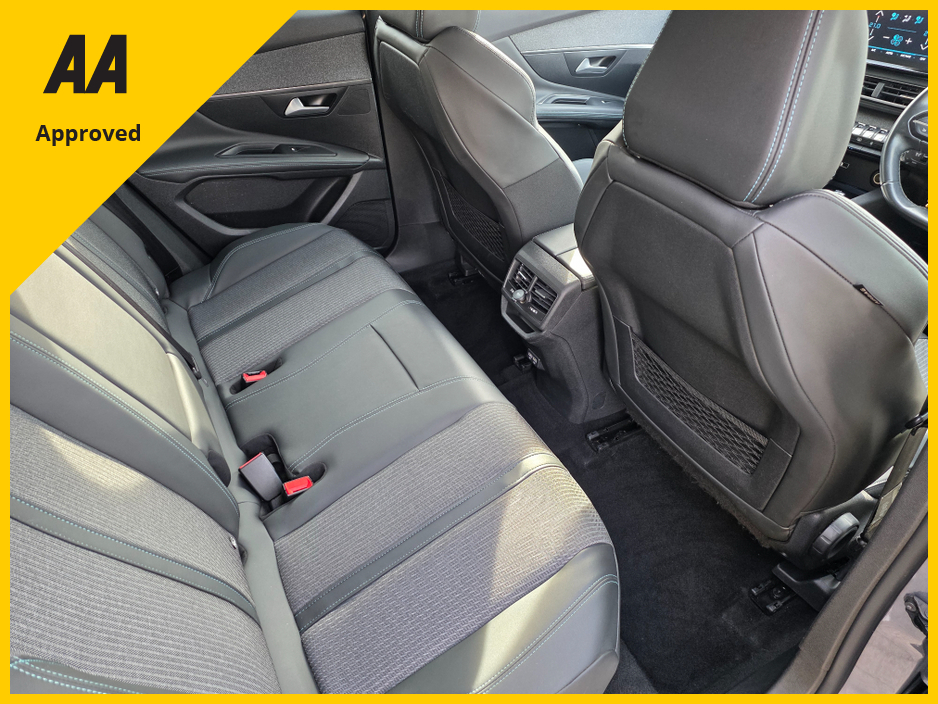 2021 Peugeot 3008 - image 14