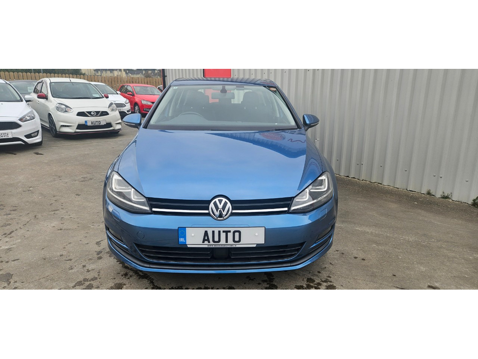 2015 Volkswagen Golf - image 4