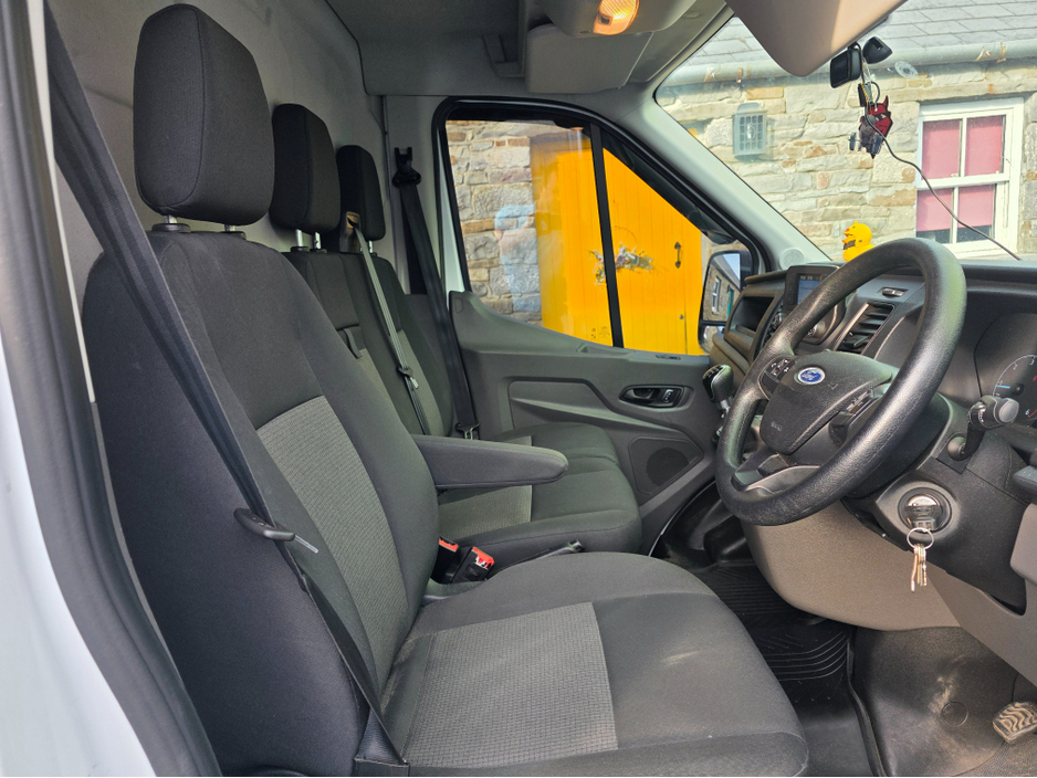 2021 Ford Transit - image 12
