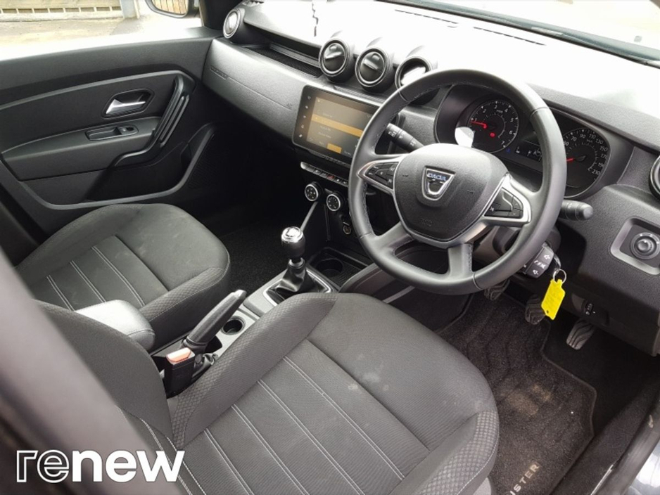 2022 Dacia Duster - image 6