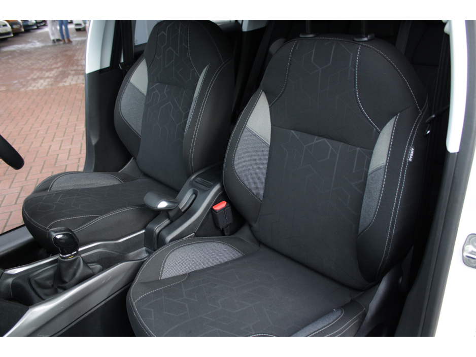 2019 Peugeot 2008 1.2 PURETECH ACTIVE5DR ESTATE // IMMACULATE CONDITION THROUGHOUT // BUY WITH CONFIDENCE AA AND SIMI APPREOVED DEALER 2026 // FINANCE ARRANGED // ALL TRADE INS WELCOME // €11,950