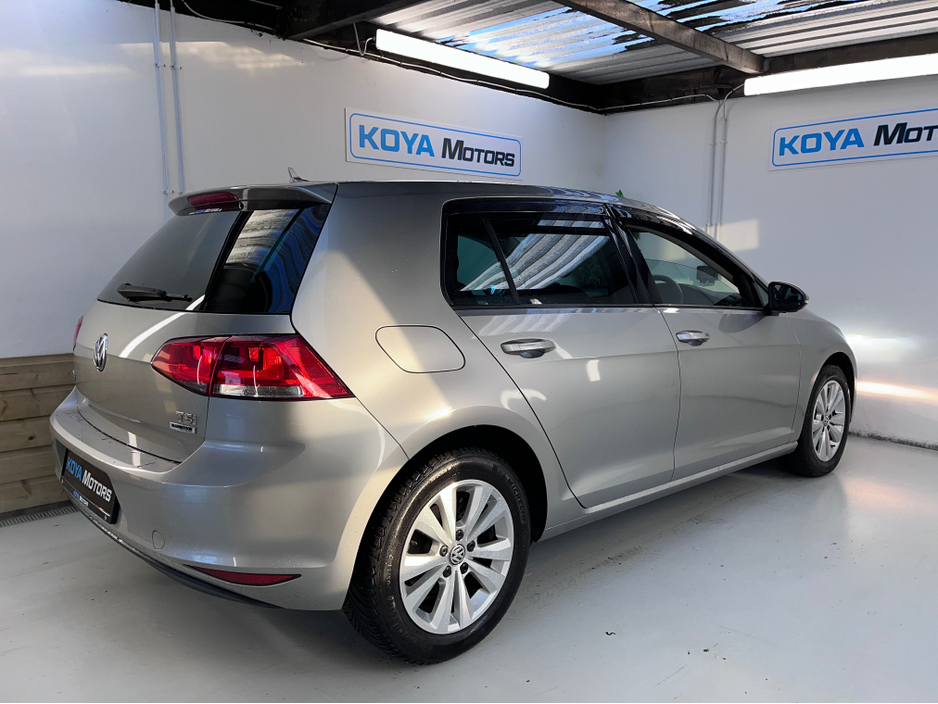 2016 Volkswagen Golf - image 9