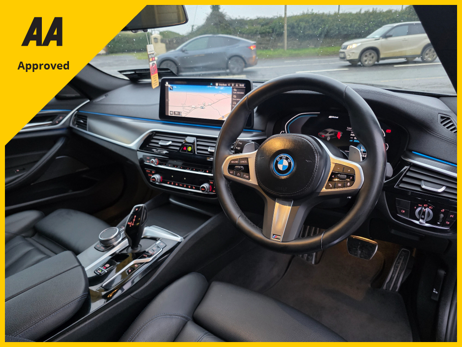 2022 BMW 5 Series - image 28