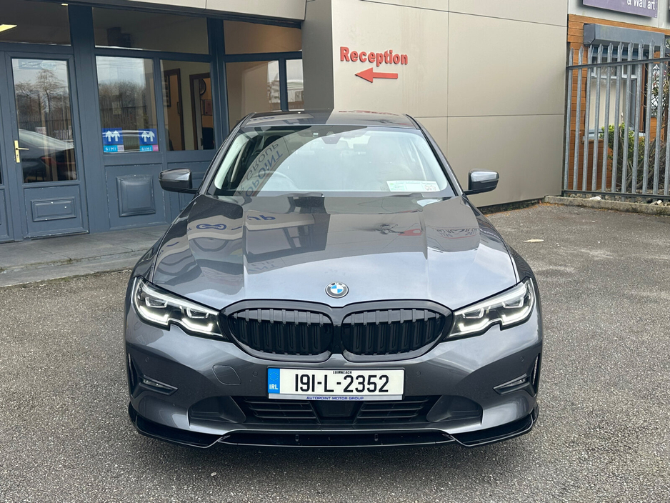 2019 BMW 3 Series - image 5