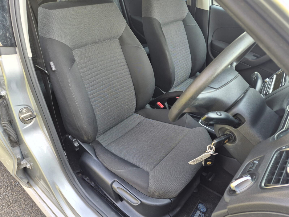 2010 Volkswagen Polo - image 17