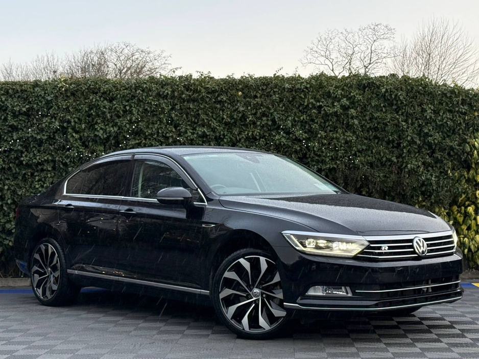 2018 Volkswagen Passat HIGHLINE R-LINE PACK 2.0 TDI // 360 PARKING CAMERAS // LEATHER HEATED & COOLED SEATS // BRAND NEW 19" R-LINE ALLOYS €22,950