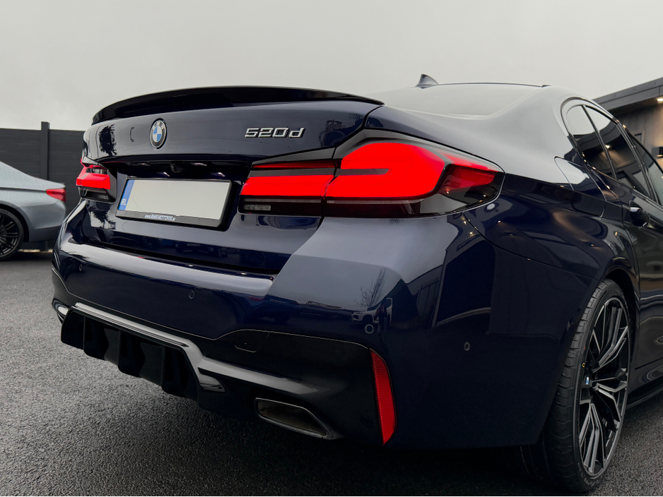 2020 BMW 5 Series - image 15