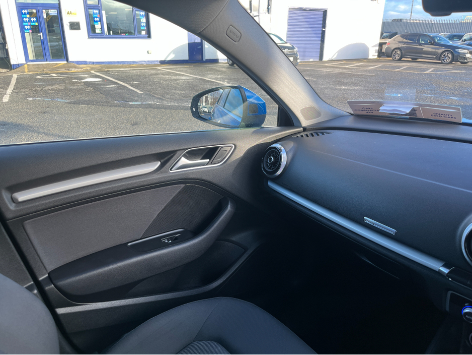 2020 Audi A3 SE HATCHBACK AUTOMATIC 1.4 PETROL //LOW MILES//ADAPTIVE CRUISE CONTROL//BLIND SPOT WARNING//KEYLESS ENTRY//REVERSE CAMERA// €21,950
