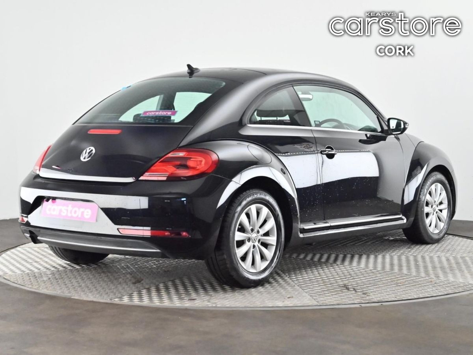 2017 Volkswagen Beetle - image 5
