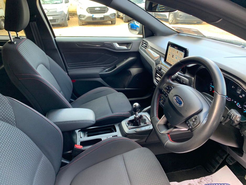 2019 Ford Focus - image 17