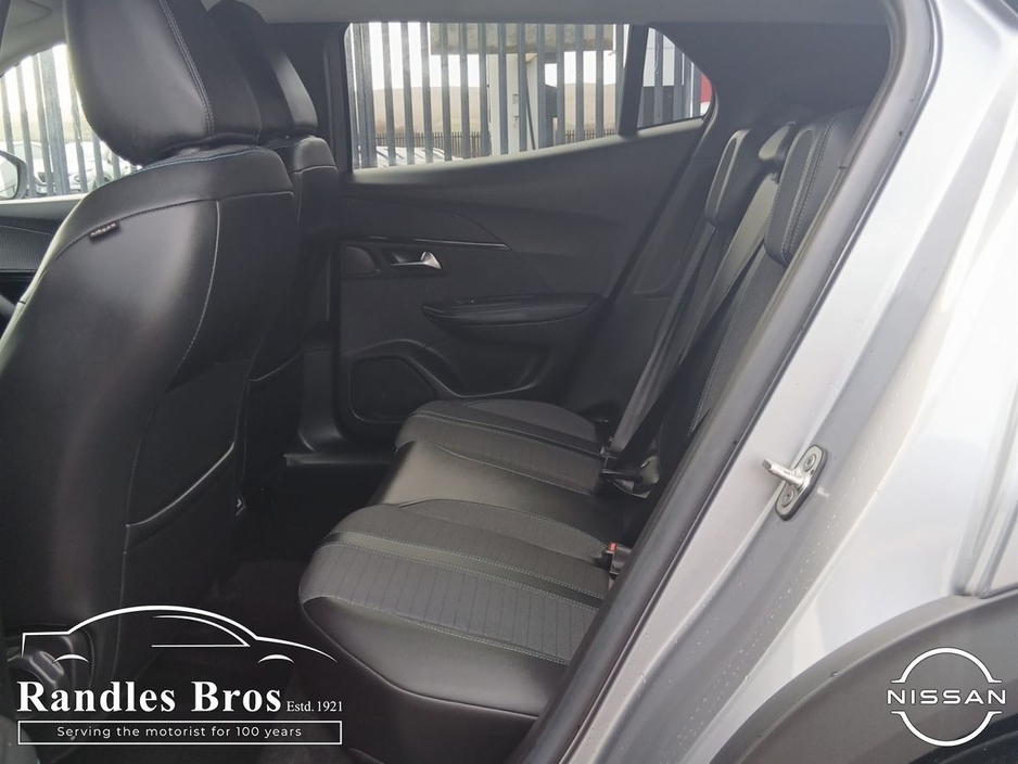 2022 Peugeot 2008 - image 13