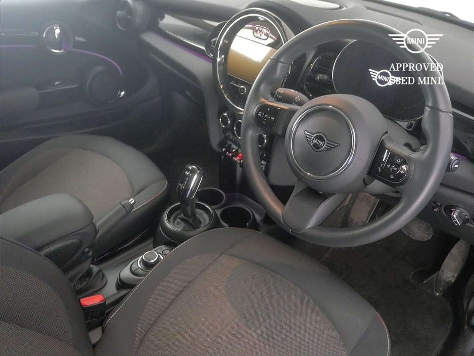 2024 MINI Hatch 3-Door Cooper Classic €29,900