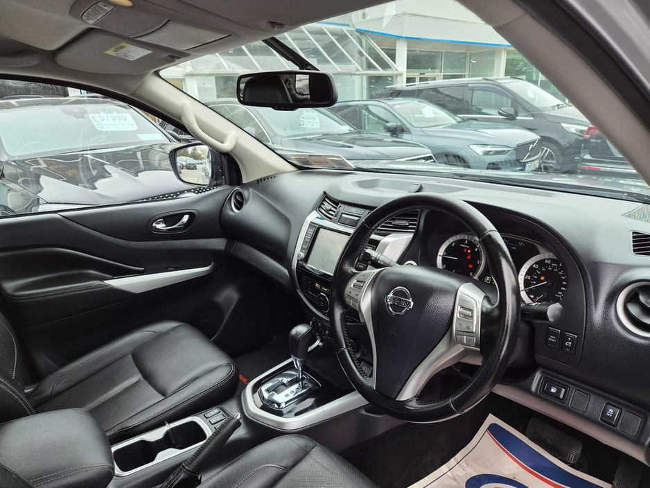 2021 Nissan Navara - image 5