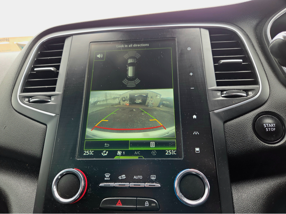 2019 Renault Megane - image 21