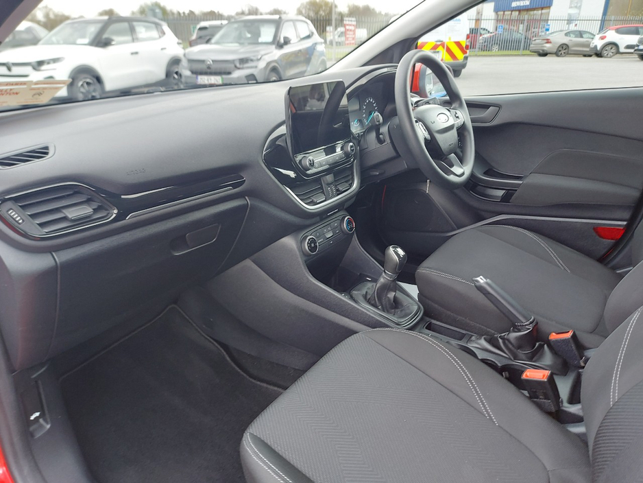 2022 Ford Fiesta - image 17