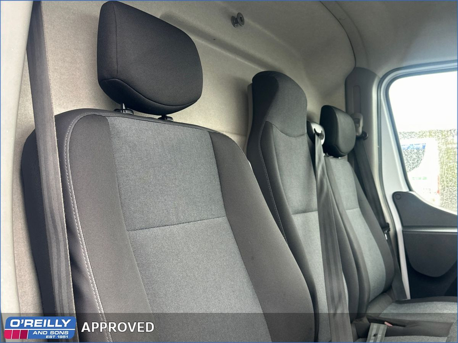 2022 Nissan Interstar - image 16