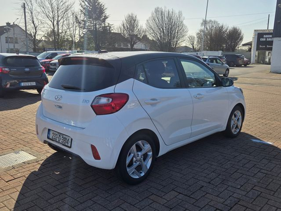 2023 Hyundai i10 - image 9