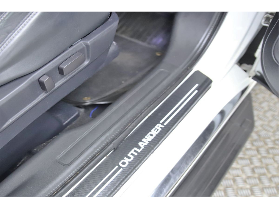 2016 Mitsubishi Outlander 2.0 PHEV 4WD 5SEATS 160BHP *LEATHER*EL.SUNROOF*360 PAN CAM* €17,490