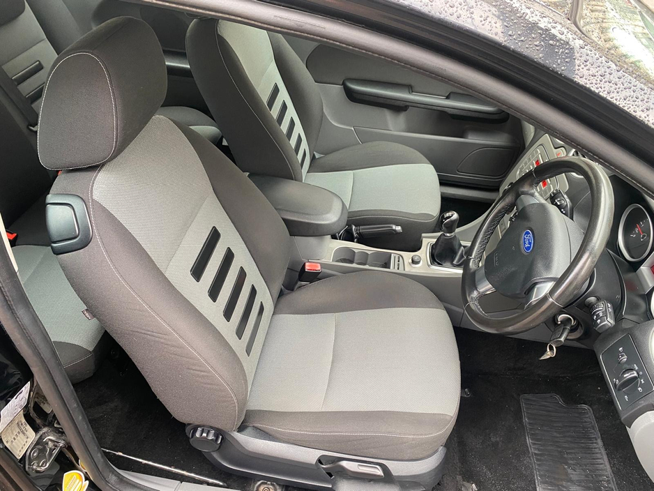 2008 Ford Focus - image 15