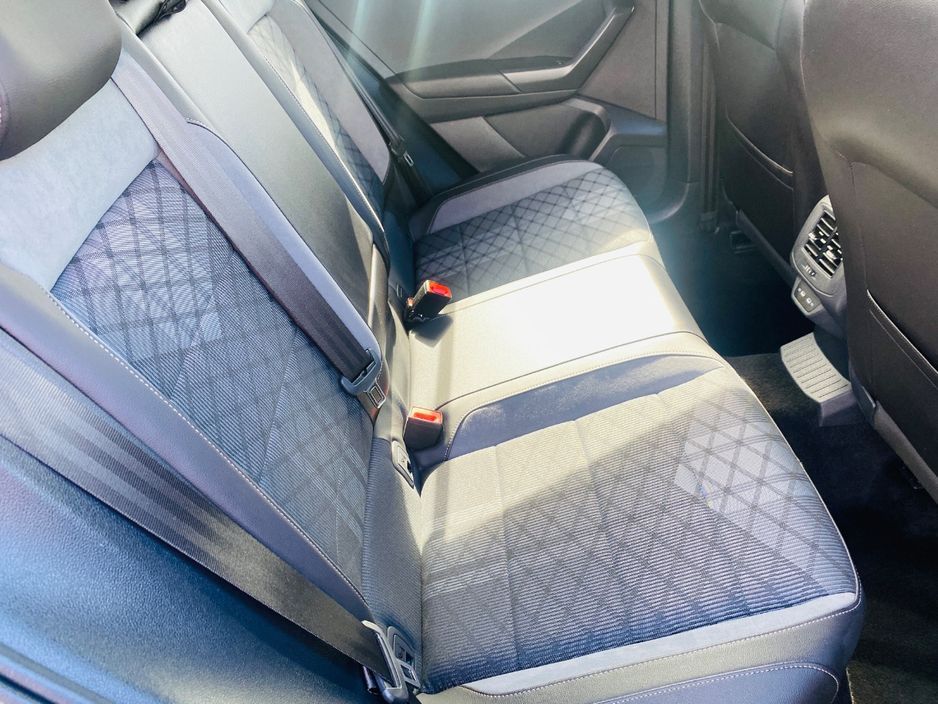 2022 Volkswagen T-Roc - image 21
