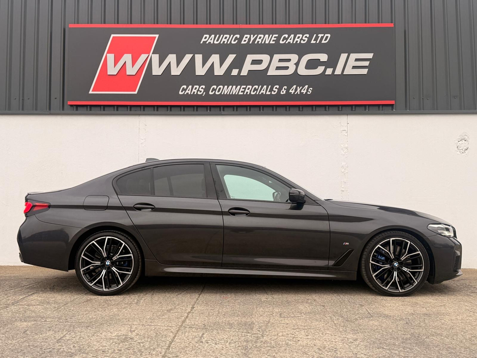 2022 BMW 5 Series - image 12