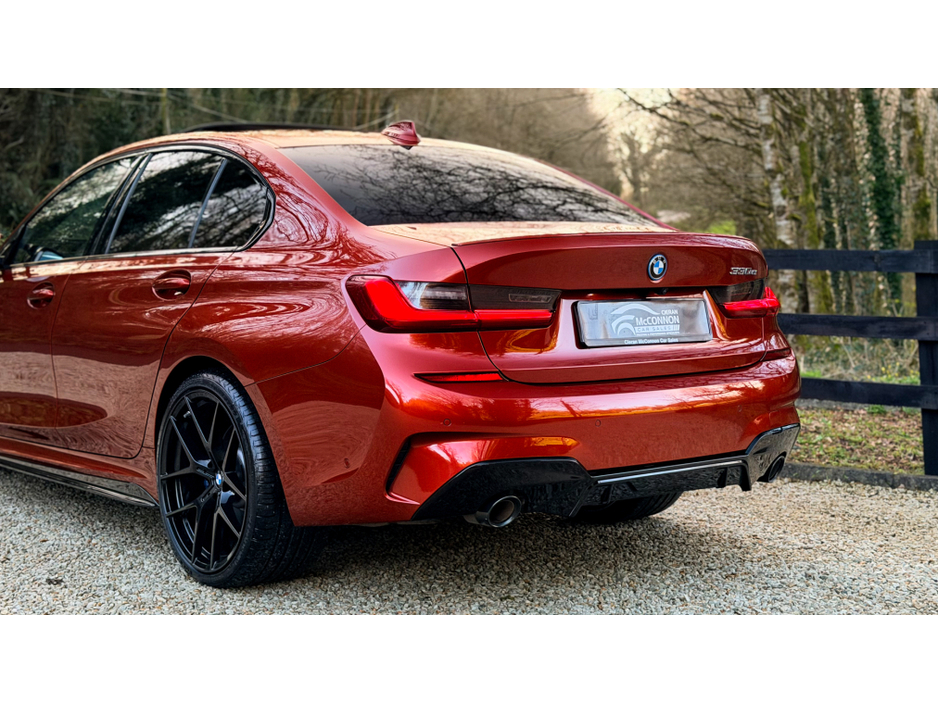 2022 BMW 3 Series - image 7