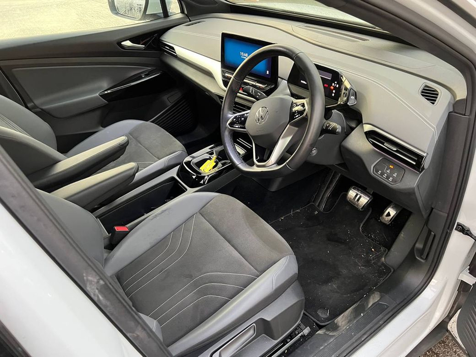 2023 Volkswagen ID.4 PURE LIFE 52KWH // VERY LOW MILEAGE // APPLE CARPLAY/ANDROID AUTO // DIGITAL CLUSTER €26,900